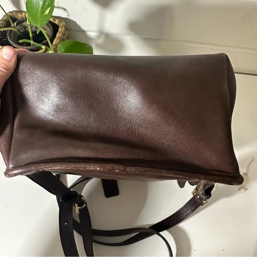 Vintage COACH 9791 Brown Genuine Leather Gold Classic Turn Lock Top Handle - Picture 13 of 13